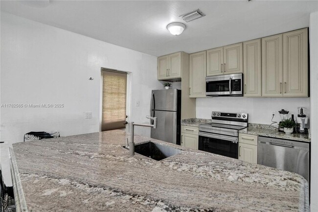 Building Photo - 12525 SW 104th St