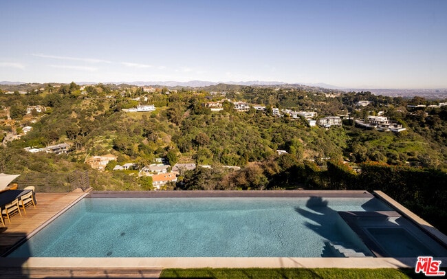 Building Photo - 1030 Somera Rd