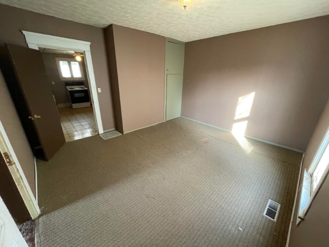 Building Photo - 415 N 9th St