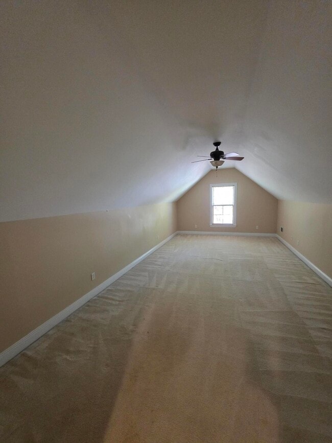 Building Photo - 306 Lochleven Ct