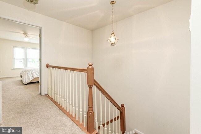 Building Photo - 829 Valemount Terrace NE