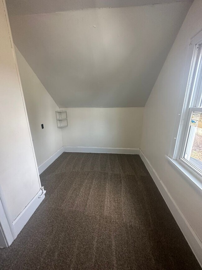 Building Photo - 3bd Single Cash Pay/Section 8