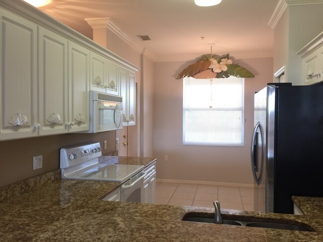 Building Photo - 8550 Kingbird Loop