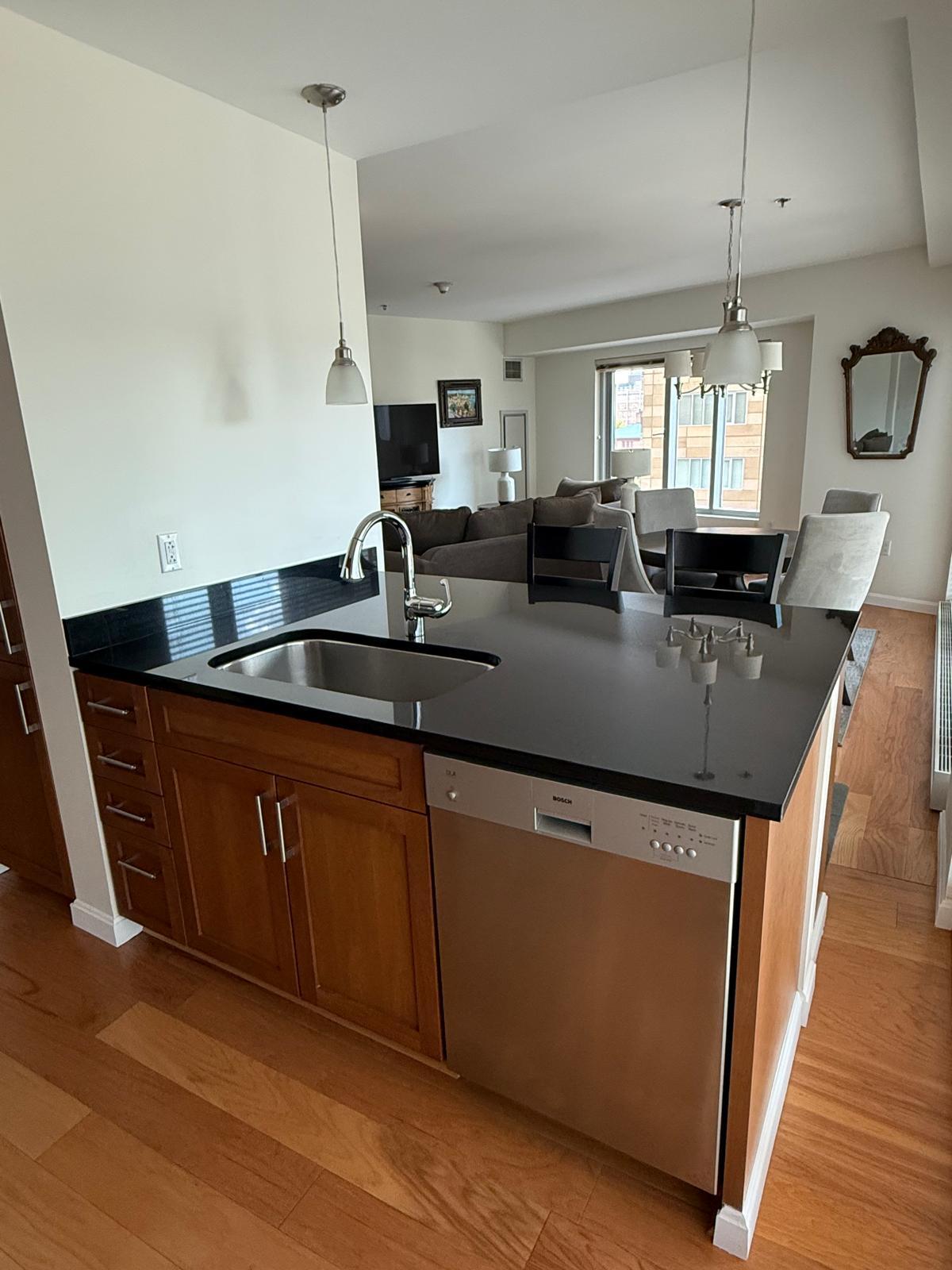 Building Photo - 100 Exchange St