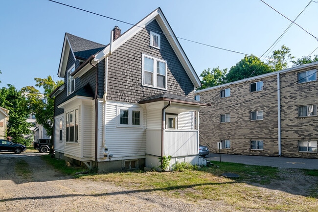 Building Photo - 112 Adams St