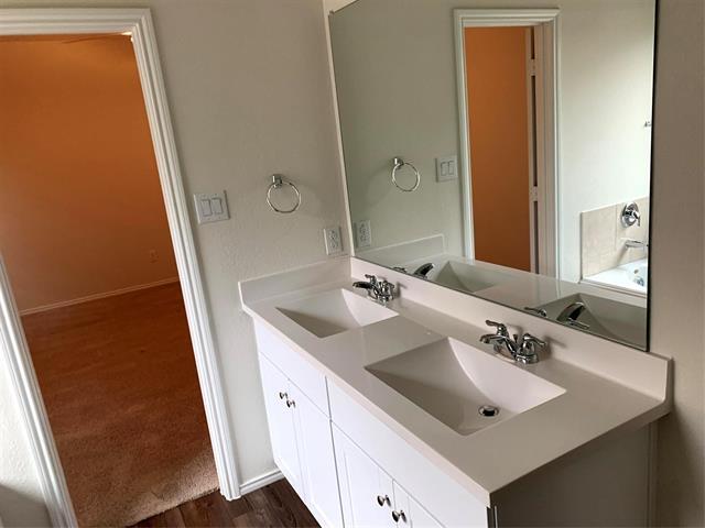 Building Photo - 2444 Larimar Dr