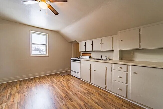 Building Photo - 629/631 Park Avenue