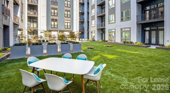 Building Photo - 650 E Brooklyn Vlg Ave