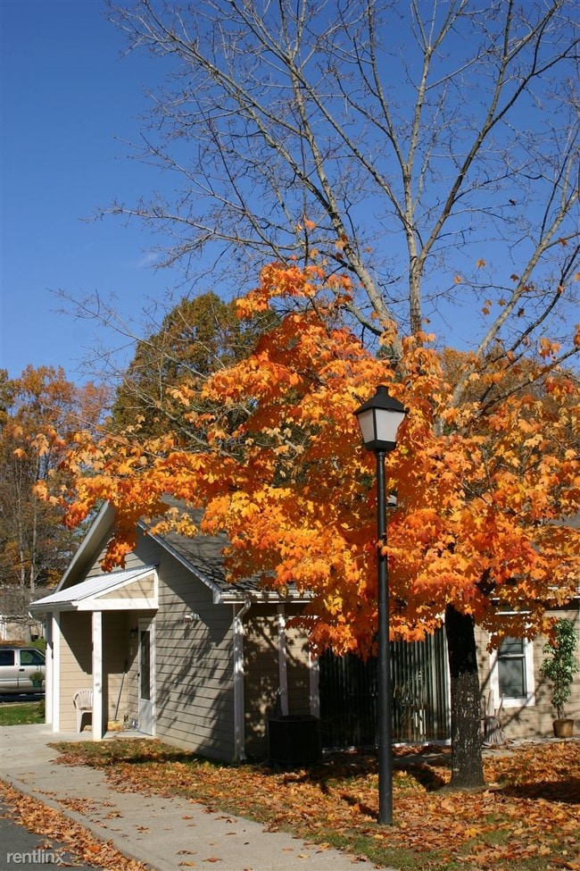Building Photo - 30 Bluebird Ln