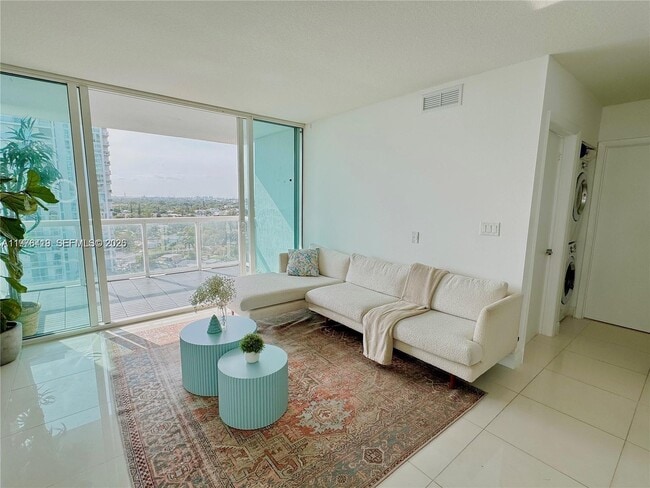 Building Photo - 1861 NW S River Dr