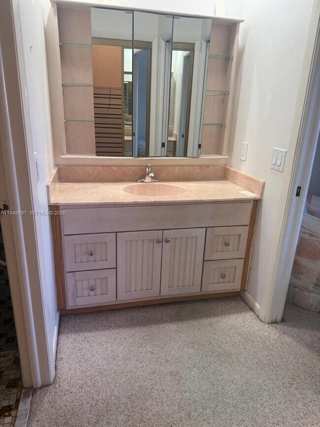 Building Photo - 412 Briarwood Cir