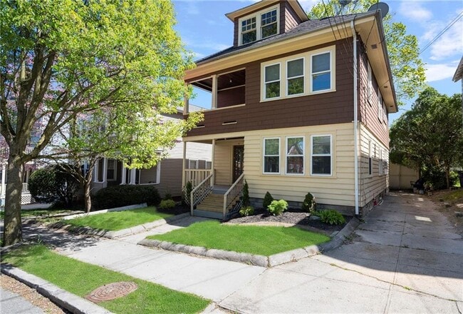 Building Photo - 97 11th St