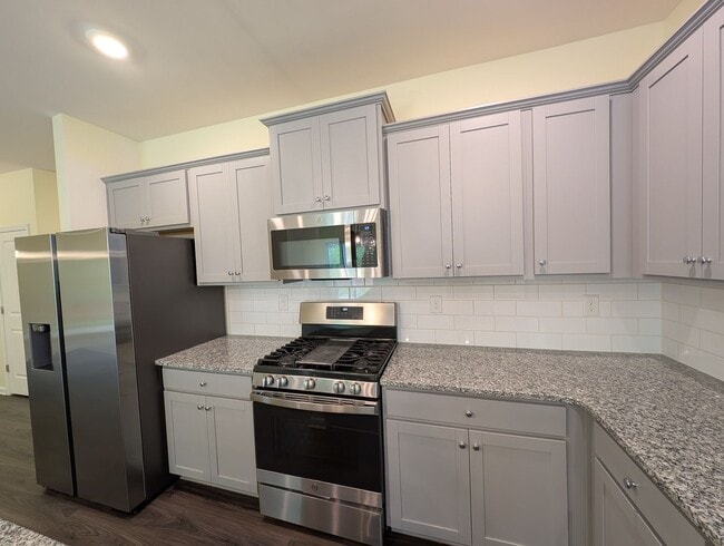 Building Photo - Spacious 4 bedroom, 2 bath Ranch Style Home located in Selwyn Landing !