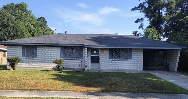 Building Photo - 4809 Kisatchie Ave