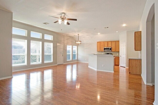 Building Photo - 9912 Western Ridge Way