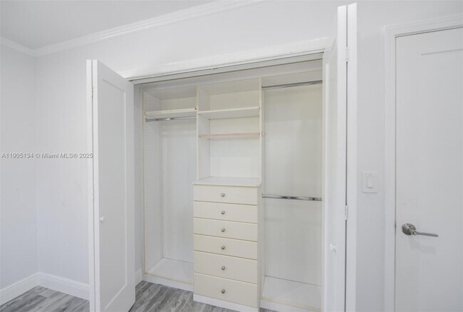 Building Photo - 11811 NW 5th Ct