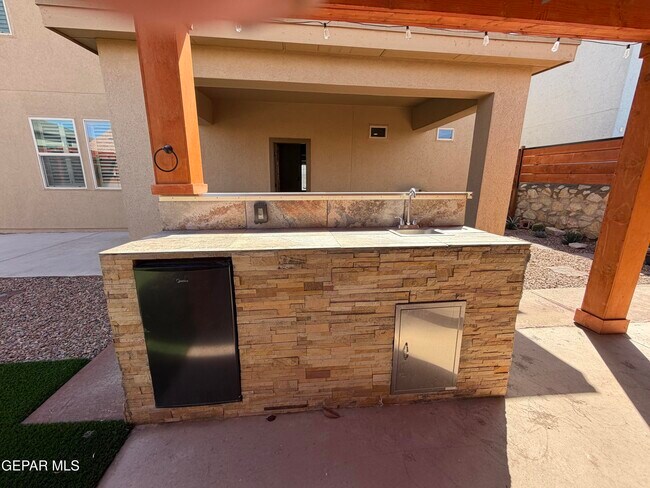 Building Photo - 1503 Victoria Marie Dr