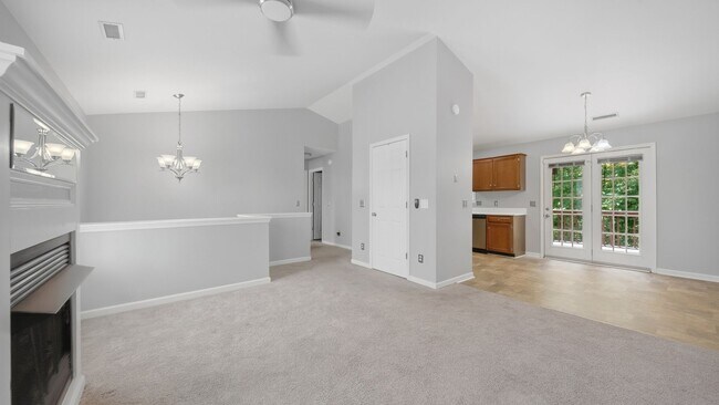 Building Photo - East Brainerd Home Available NOW!