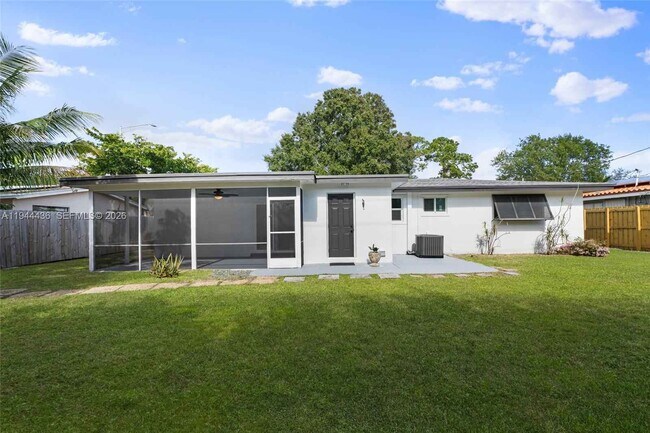 Building Photo - 1472 NE 62nd St