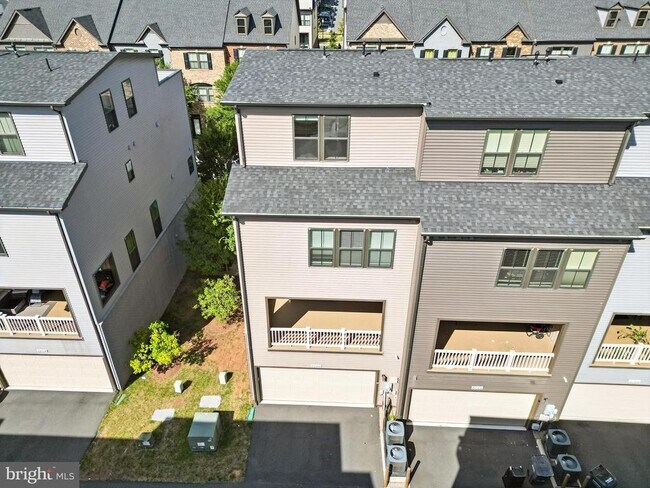 Building Photo - 22310 Seabring Terrace