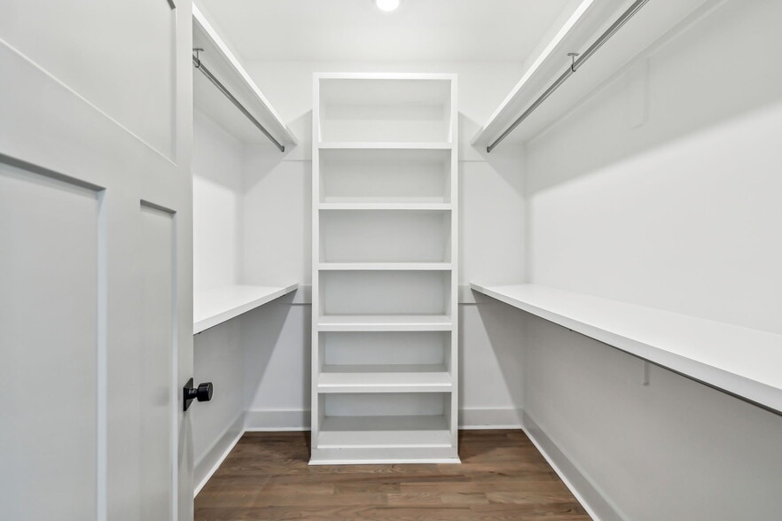Building Photo - 2109 Chadwell Retreat Dr