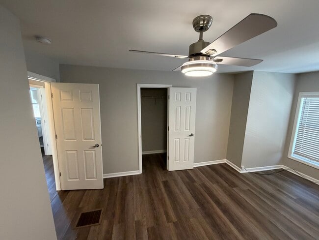 Building Photo - 218 S 14th Ave