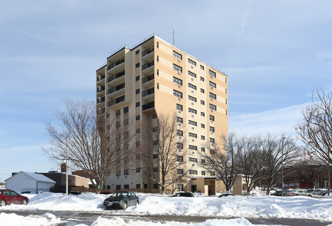 Primary Photo - Kingsboro Towers