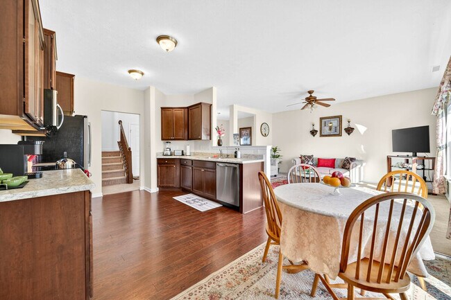 Building Photo - 4663 Bayview Dr