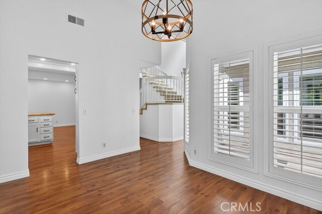 Building Photo - 14 Cll Alimar