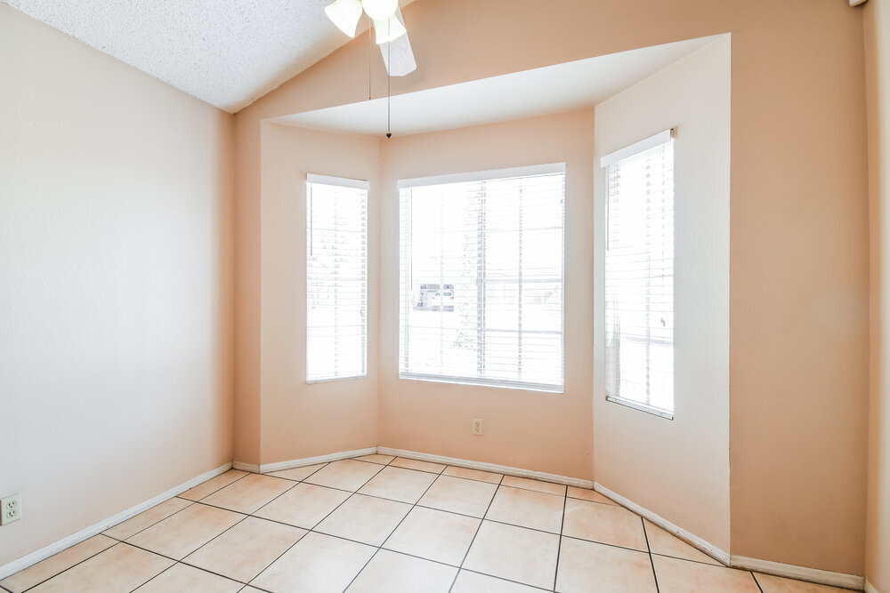 Building Photo - 3460 N Seneca Ct