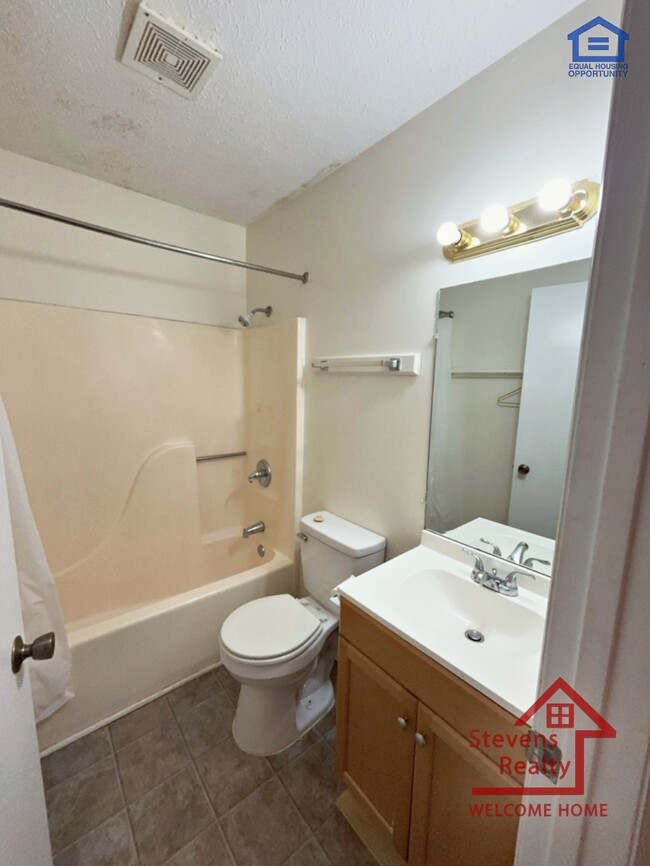 Building Photo - 101 Bybee Dr