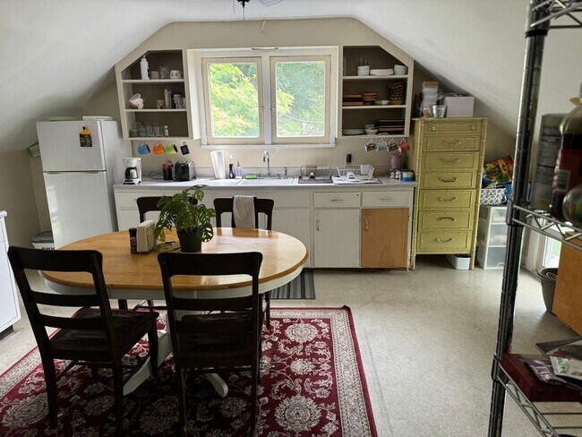 Building Photo - 2 Upton Park