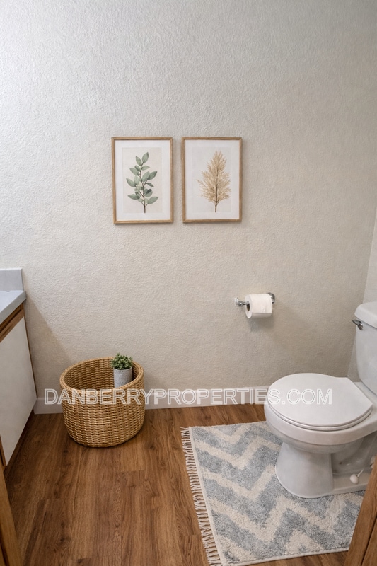 Building Photo - 1728 W Market St