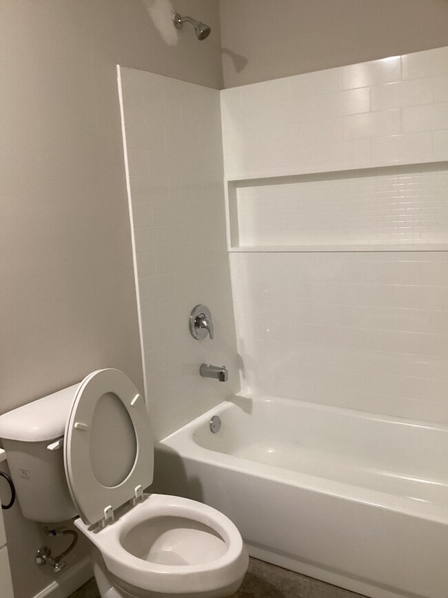 Building Photo - 4367 Suncrest Dr