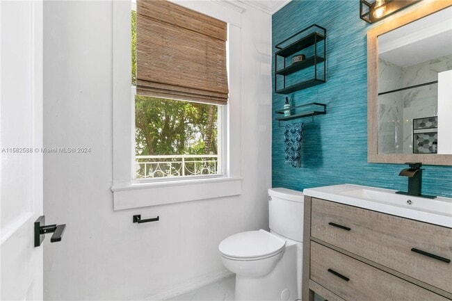 Building Photo - 18 NE 42nd St