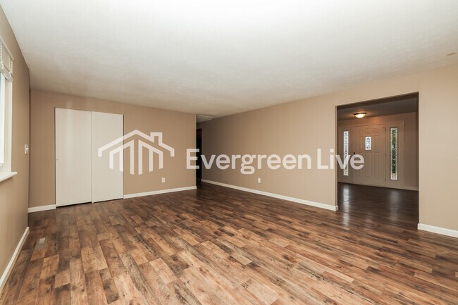 Building Photo - 6660 Celestine St