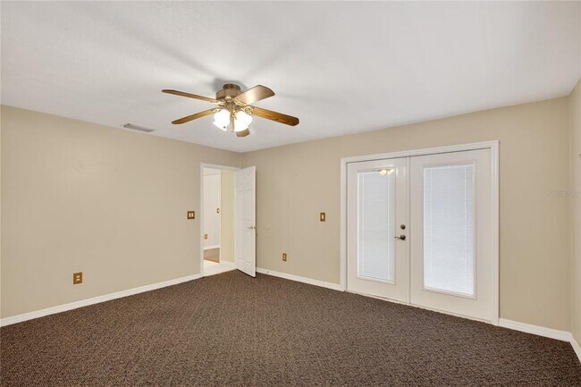 Building Photo - 2065 Oak Beach Blvd