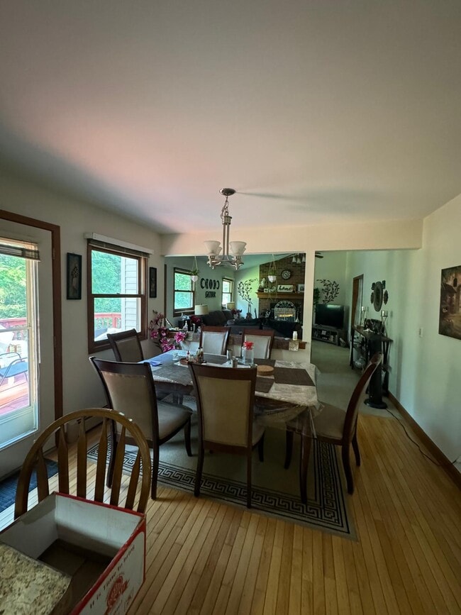 Building Photo - 8976 Lyniss Dr