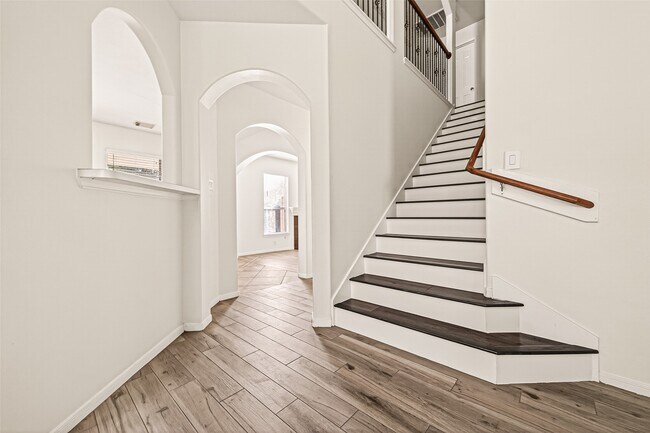 Building Photo - 25135 Florina Ranch Dr