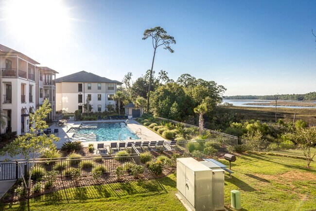 Building Photo - 2501 Bienville Blvd