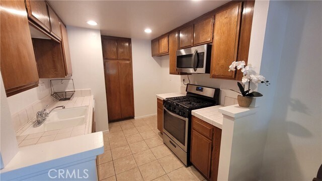 Building Photo - 2364 S Cutty Way