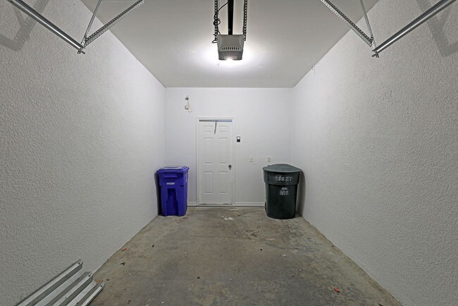 Building Photo - Forest Lake Townhomes 3629-102