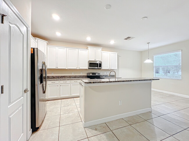 Building Photo - 15147 Driftwood Bend St