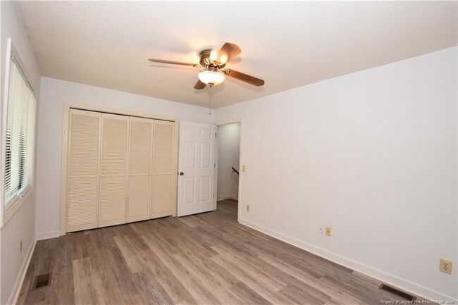 Building Photo - 400 N Steele St