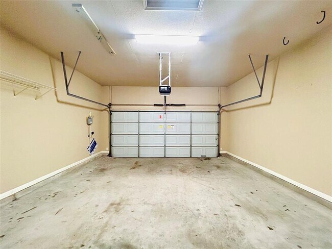 Building Photo - 2501 Farleigh Ln