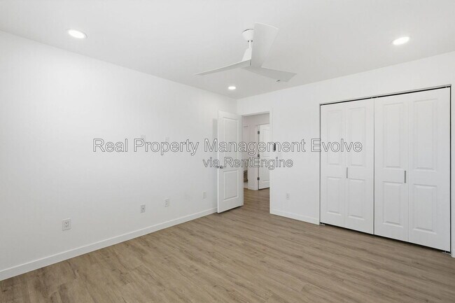 Building Photo - 7314 E Diamond St