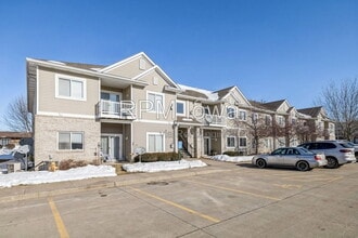 Building Photo - 1320 SE Florence Dr