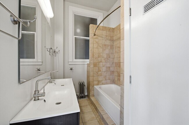 Building Photo - 1405 Van Ness Ave