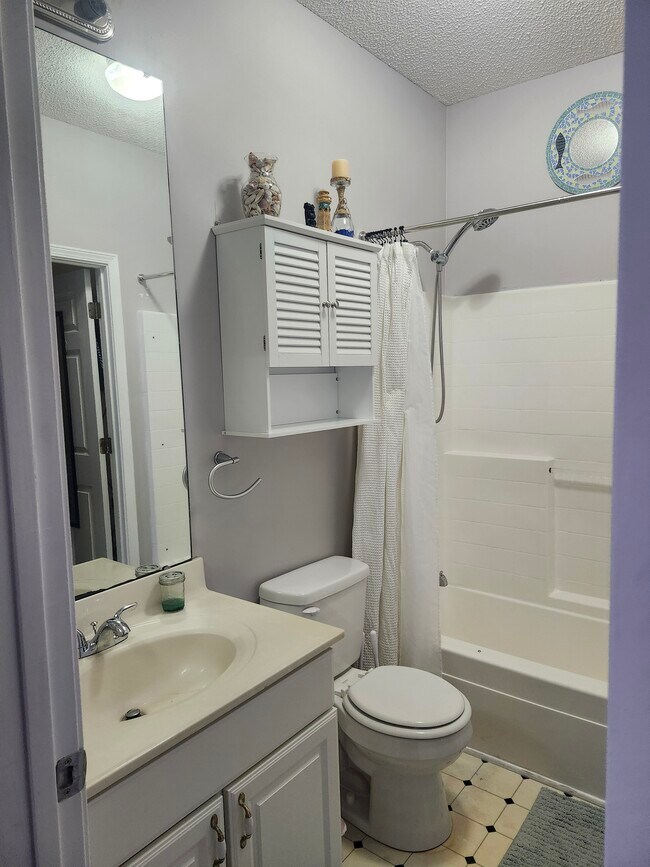 Building Photo - 4700 Touhey Dr