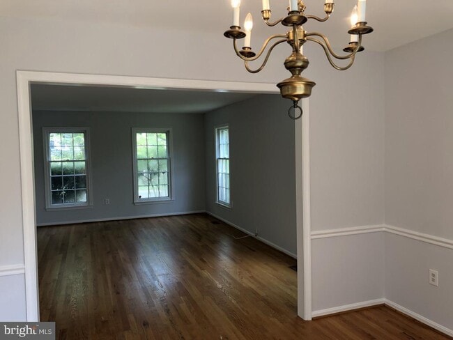 Building Photo - 991 Farm Haven Dr